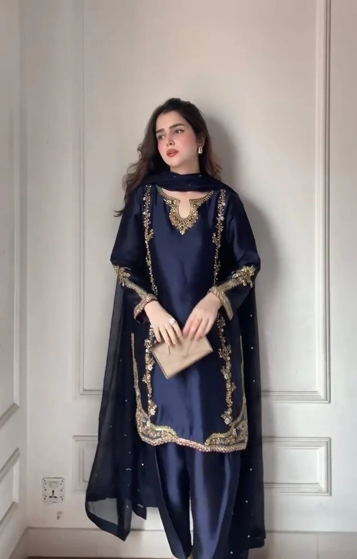 Timeless Allure The Navy Suit Collection Unveiled. - Image 2